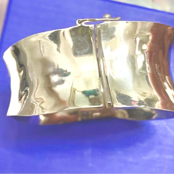 NEW Silpada Vintage Sterling Silver Sommelier Hammered Hinged.Bangle Bracelet - Picture 3 of 11